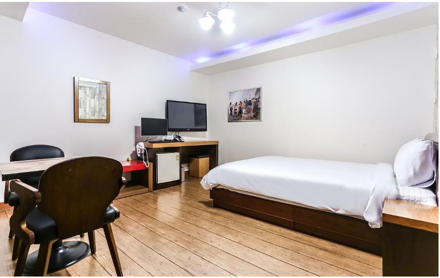 Crystal Motel Gangneung Esterno foto